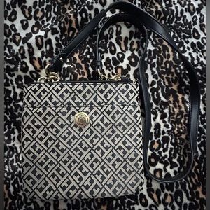 Tommy Hilfiger Crossbody bag